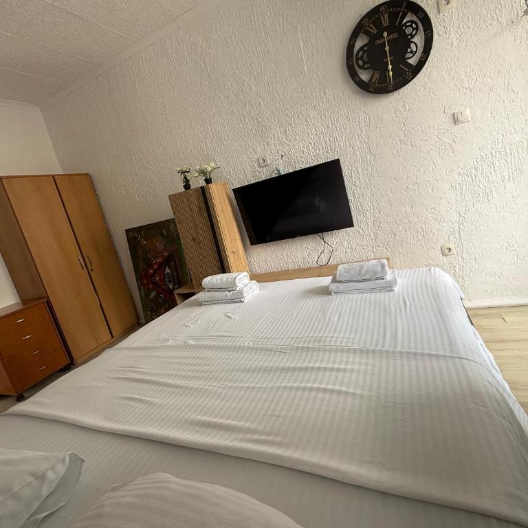 Old Town Apart - One-Bedroom Apartment - 3