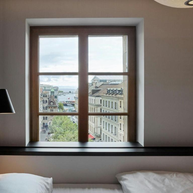 citizenM Geneva - King Room with Premium View - 3