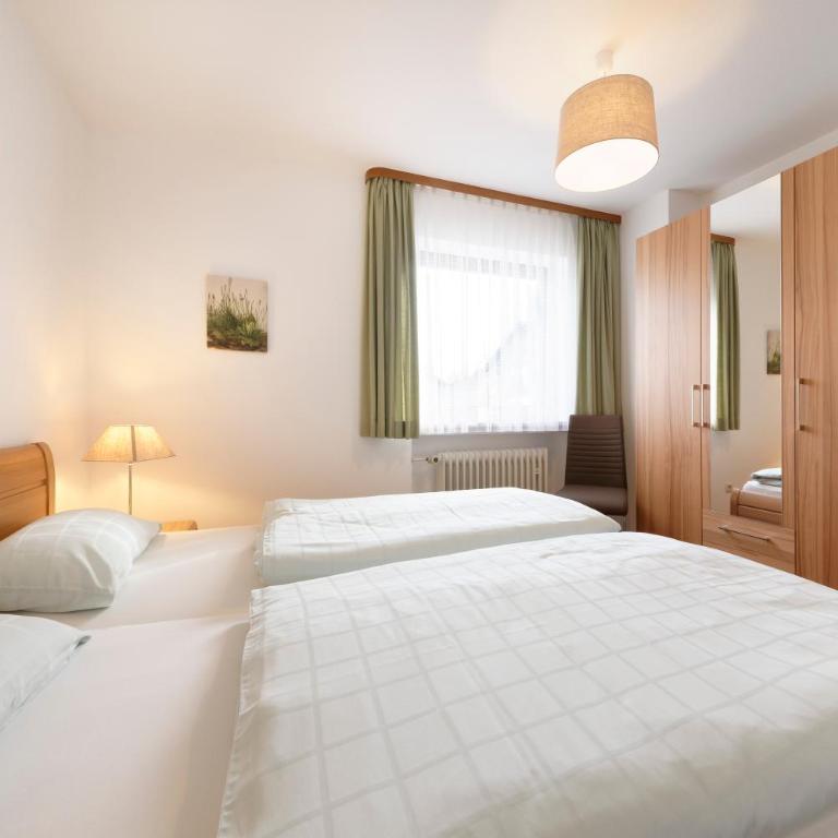 Ferienwohnung Kaisersberger - Two-Bedroom Apartment with Terrace - 13
