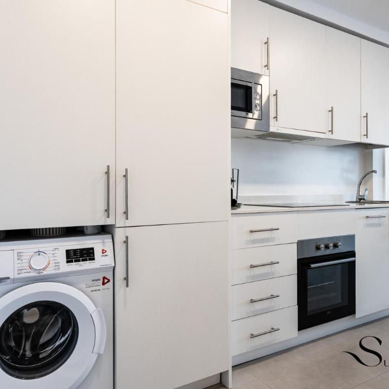 Fancy 2 Bedroom Fuengirola Escape REF071 - Apartamento de 2 dormitorios con balcón - 25