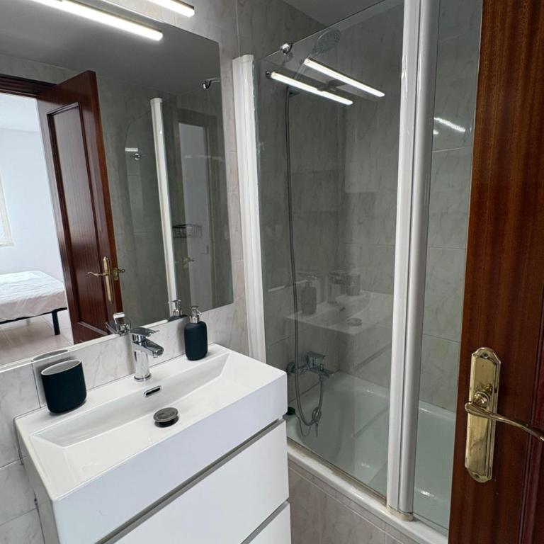 Alojamiento en el centro para 8 personas - Apartment - 20