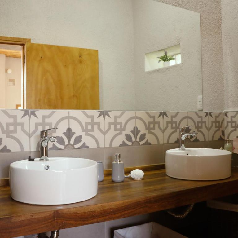 El Rancho , casa de huéspedes - Three-Bedroom Home - 12