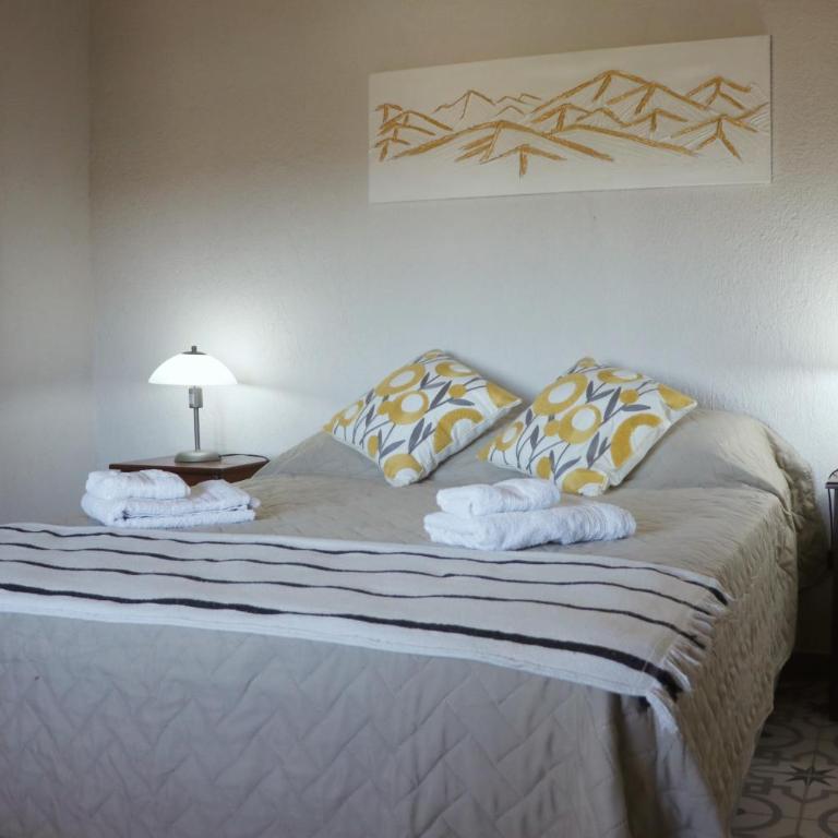 El Rancho , casa de huéspedes - Three-Bedroom Home - 4
