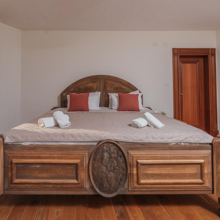 Apartments Pietra Mare - Two-Bedroom Apartment with Shared Balcony and Sea View - 1