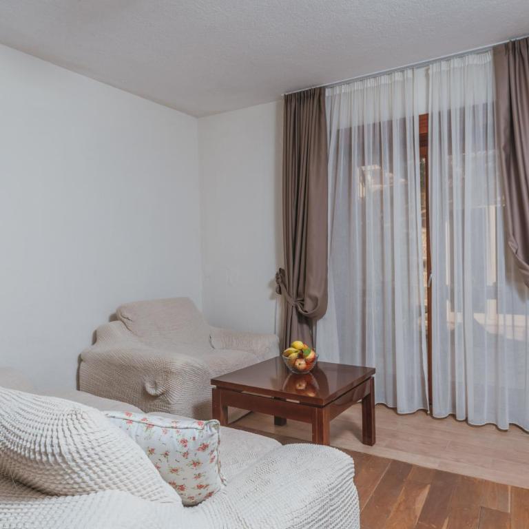 Apartments Pietra Mare - Two-Bedroom Apartment with Shared Balcony and Sea View - 2