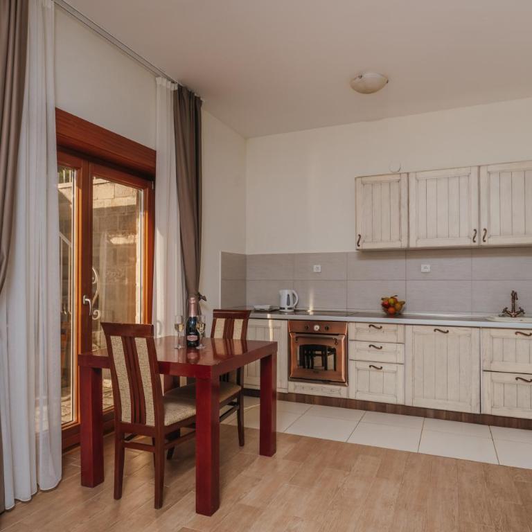 Apartments Pietra Mare - Double Studio with Shared Balcony and Sea View - 6
