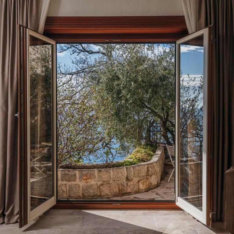 Apartments Pietra Mare - Double Room with Sea View - 6