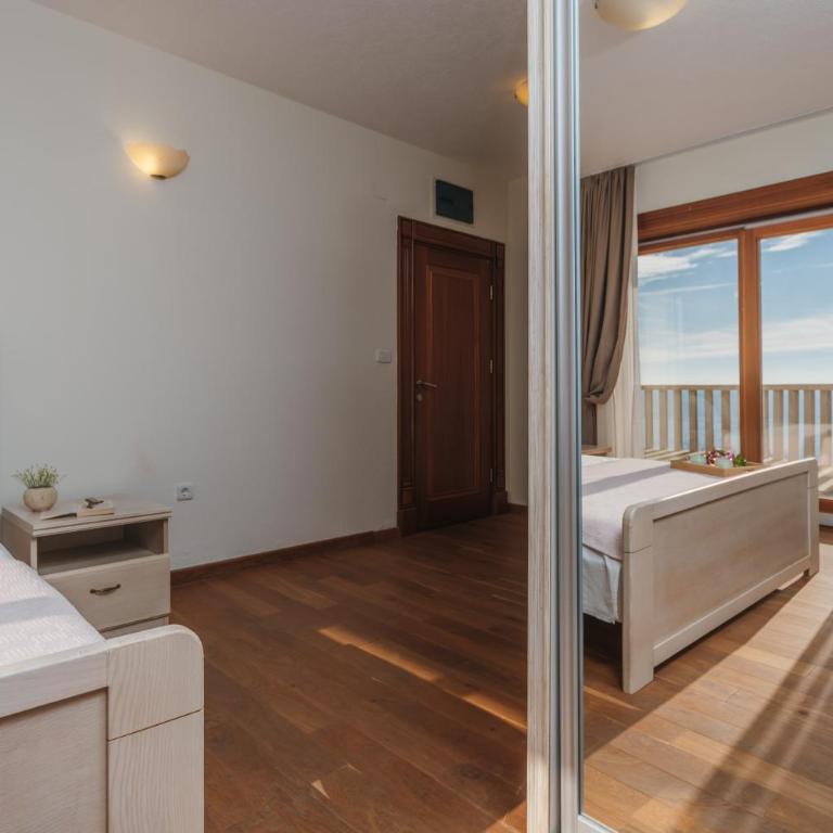 Apartments Pietra Mare - Two-Bedroom Apartment with Sea View - 10