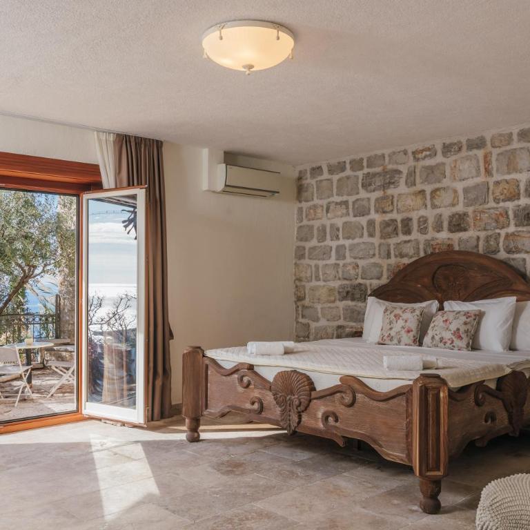 Apartments Pietra Mare - Double Room with Sea View - 4