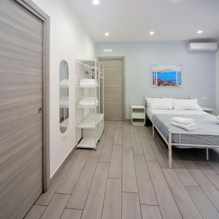 Dimora di Antonietta Room - near Train Station & Wi-Fi - Quadruple Room with Private Bathroom - 10