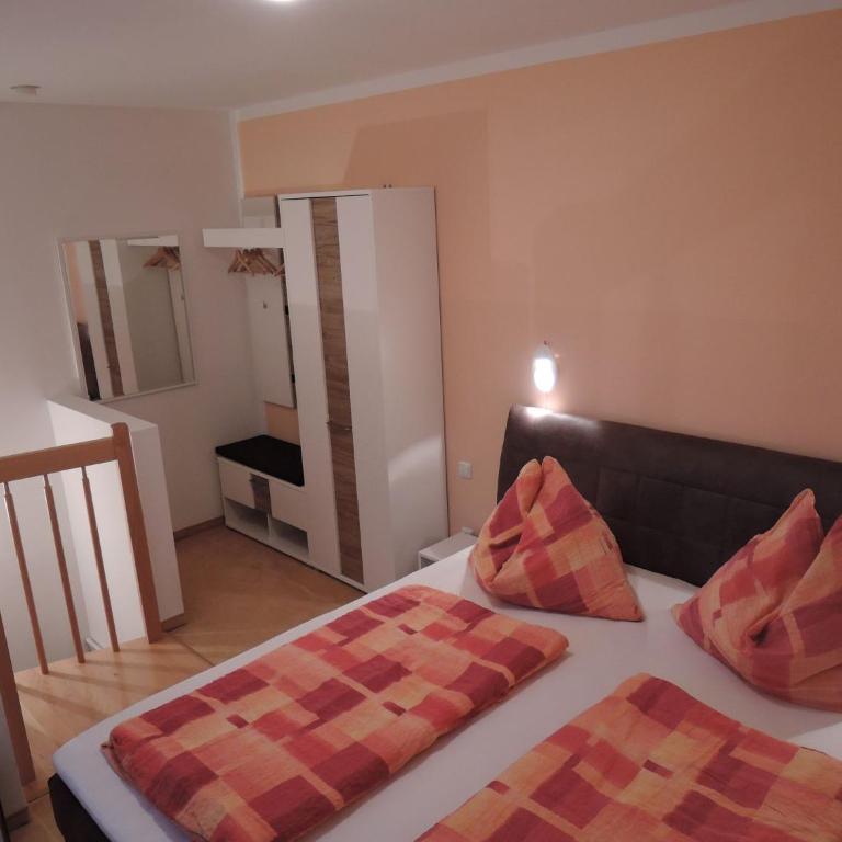 Haus Pfeiffenberger - Apartment with up to 3 bedrooms and terrace - 58