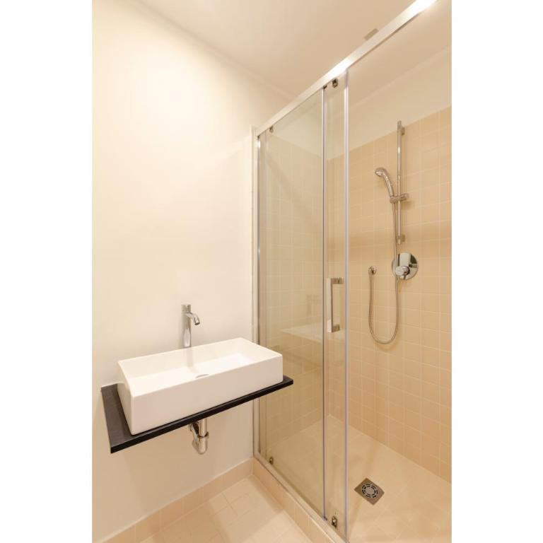 JOIVY Spacious Family Retreat - Two Apartments with Balcony - Appartamento - 35