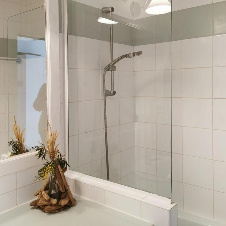Studio cosy - Vue mer - Grande Piscine - Au calme - Appartamento con 1 Camera da Letto - 17