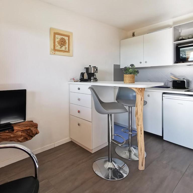 Studio cosy - Vue mer - Grande Piscine - Au calme - Appartamento con 1 Camera da Letto - 22