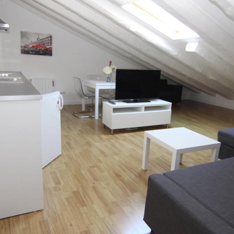 Apartamento Atico en Puerta del Sol - One-Bedroom Apartment - 11