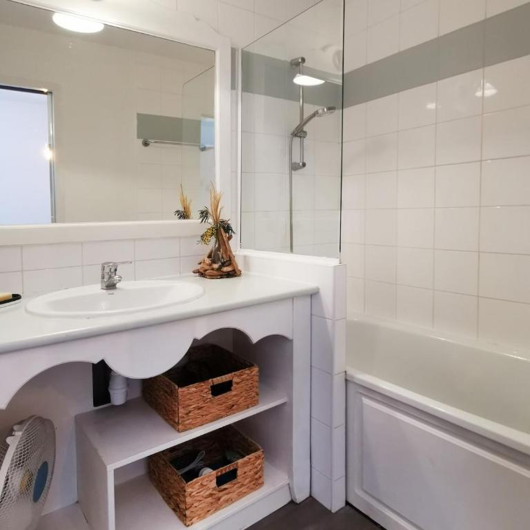 Studio cosy - Vue mer - Grande Piscine - Au calme - Appartamento con 1 Camera da Letto - 26