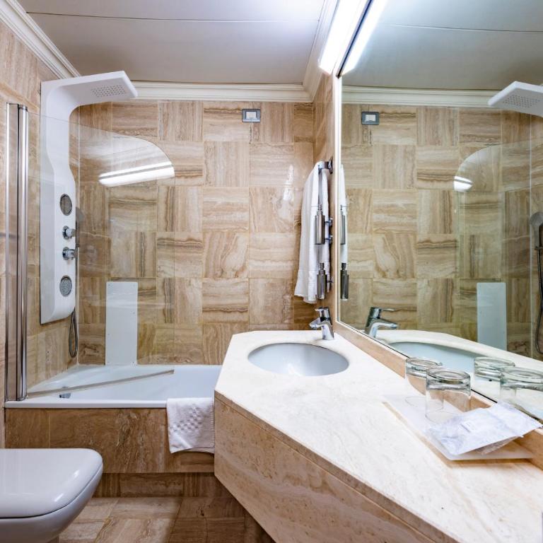 Etrusco Arezzo Hotel - Sure Hotel Collection by Best Western - Camera Comfort Doppia con Letti Singoli - Non Fumatori - 3