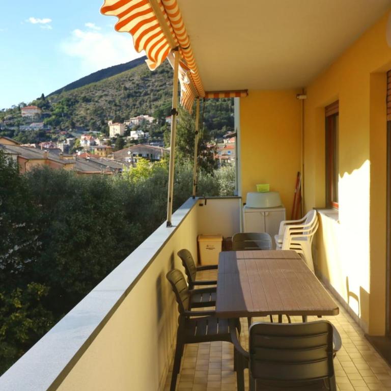 Al Numero 4 - Appartamento con Balcone - 16