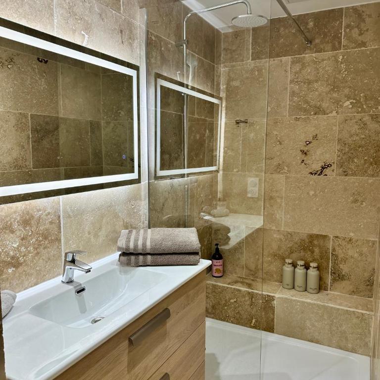 Cozy place - Bordure de Garonne & Stade Toulousain - One-Bedroom Apartment - 9