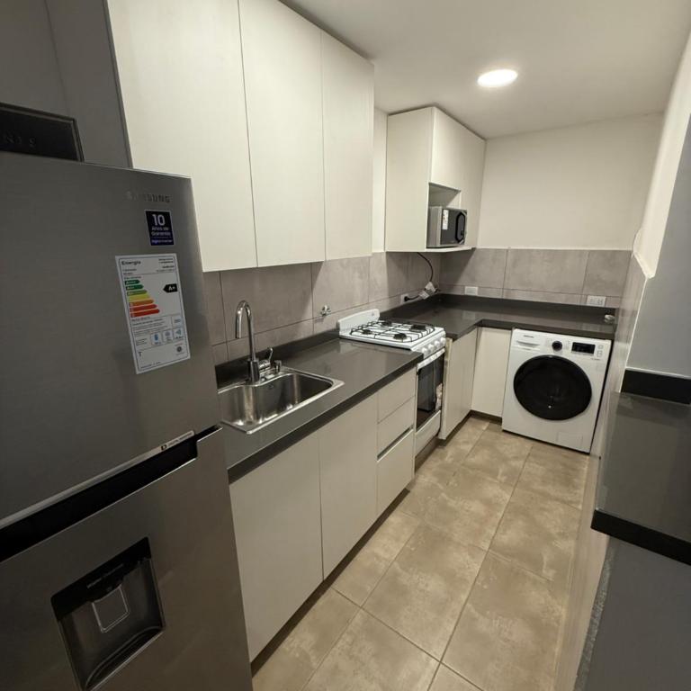 Departamento de 2 habitaciones, pileta, patio, cochera - Two-Bedroom Apartment - 5