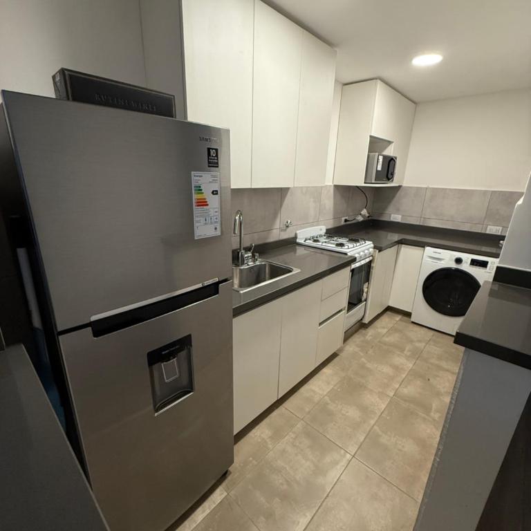 Departamento de 2 habitaciones, pileta, patio, cochera - Two-Bedroom Apartment - 4