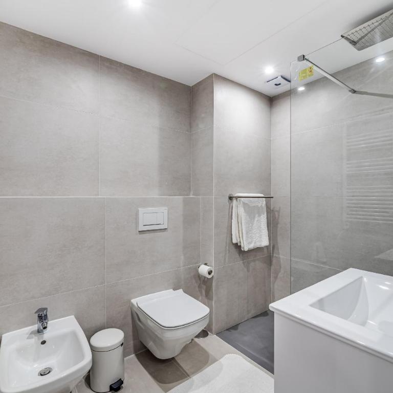 by RIVA - Elegant, 2 Bedroom Apartment in Dama de Noche Puerto Banus - Two-Bedroom Apartment with Garden View - 5