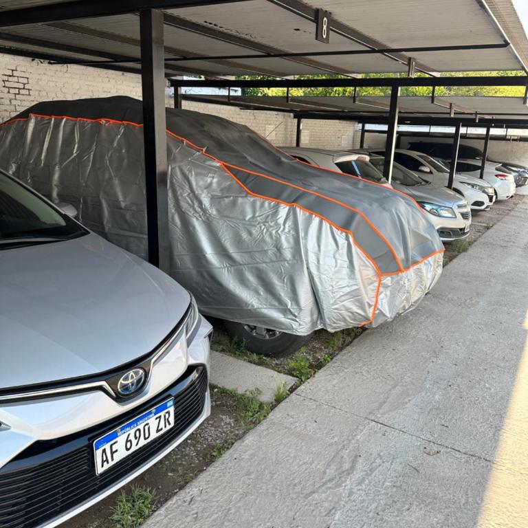 Departamento de 2 habitaciones, pileta, patio, cochera - Apartamento de 2 dormitorios - 17