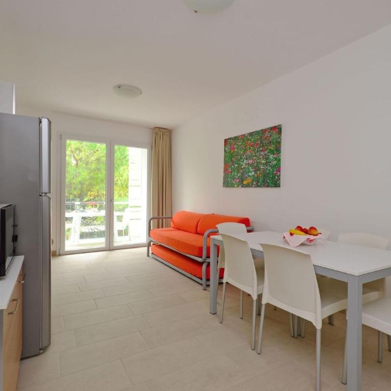 Seaside retreat with solarium and pool - Apartment - 9