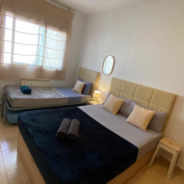 Palau Rooms - Economy Triple Room - 2
