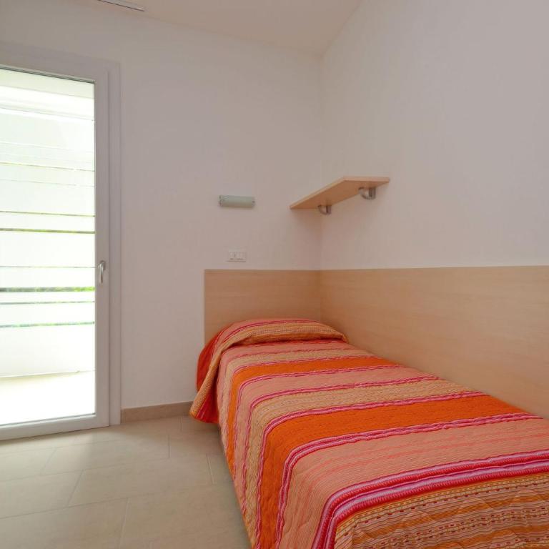 Cozy apartment for families with balcony - Apartment - 12