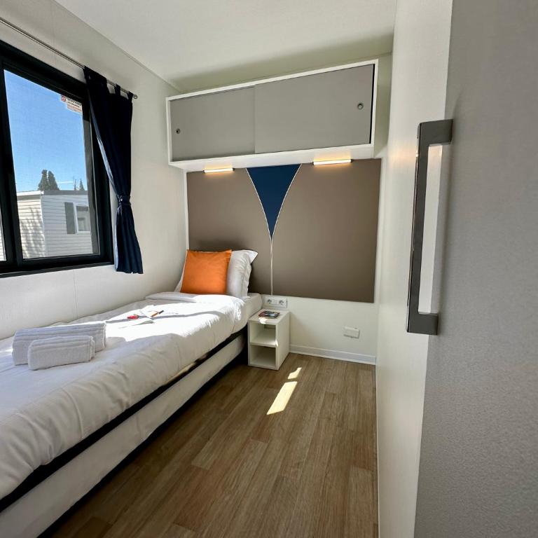 Estivotravel on Camping Cisano San Vito - Chalet Superior - 15