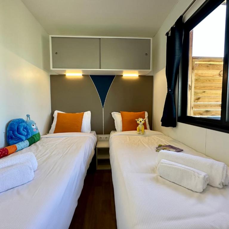 Estivotravel on Camping Cisano San Vito - Chalet Superior - 14