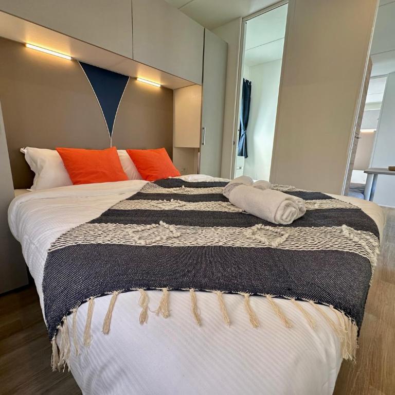 Estivotravel on Camping Cisano San Vito - Chalet Superior - 8