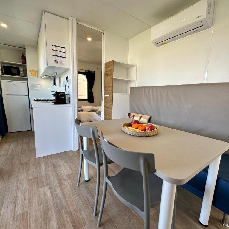 Estivotravel on Camping Cisano San Vito - Chalet Superior - 12