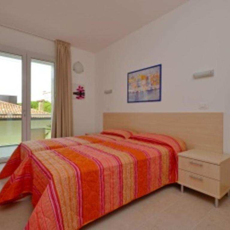Spacious stay for families and friends - Apartment - 18