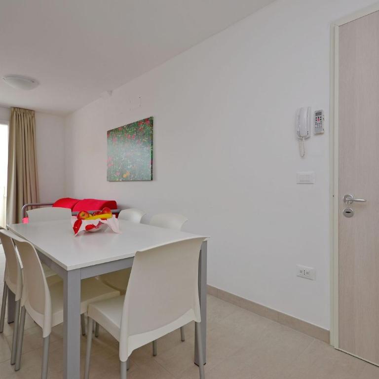 Seaside escape for a relaxing stay - Apartment - 23