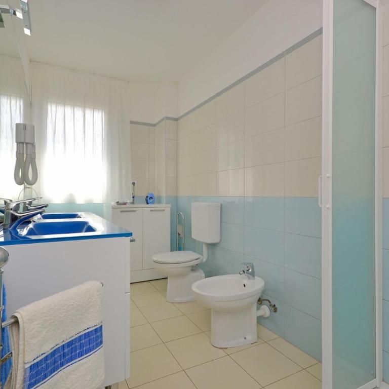 Seaside flat with spacious balcony - Appartamento - 12