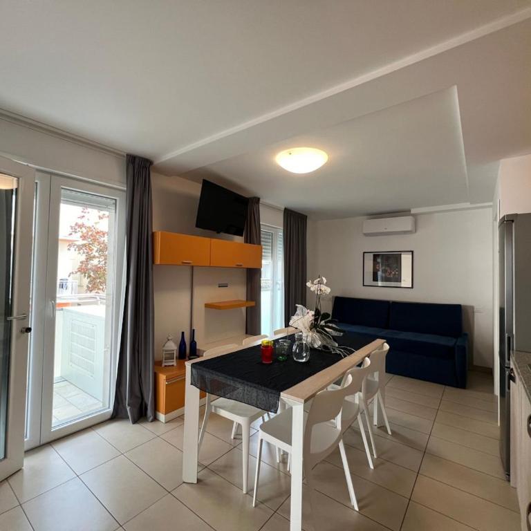 Seaside flat with spacious balcony - Appartamento - 23