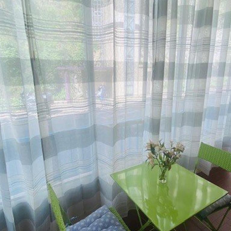 Studio tout équipé avec loggia, parking et Wi-Fi à 50m des cures - 2 pers - Animaux OK - Studio - 4