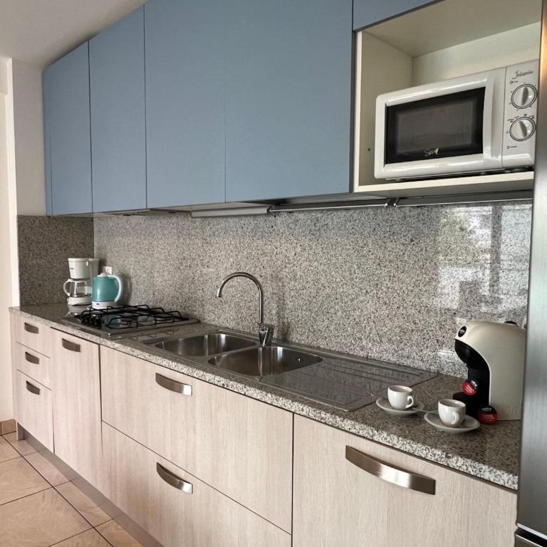 Beachside flat with spacious balcony - Appartamento - 10