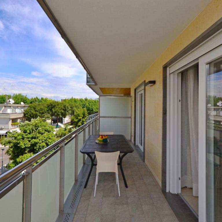 Modern flat with spacious balcony - Appartamento - 3