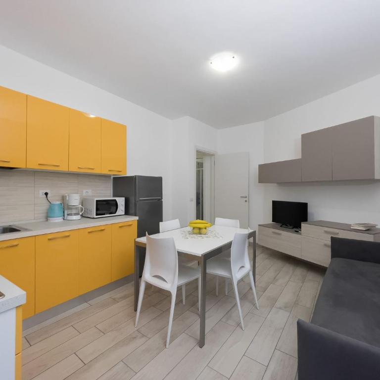 Central Lignano flat with balcony - Appartamento - 2