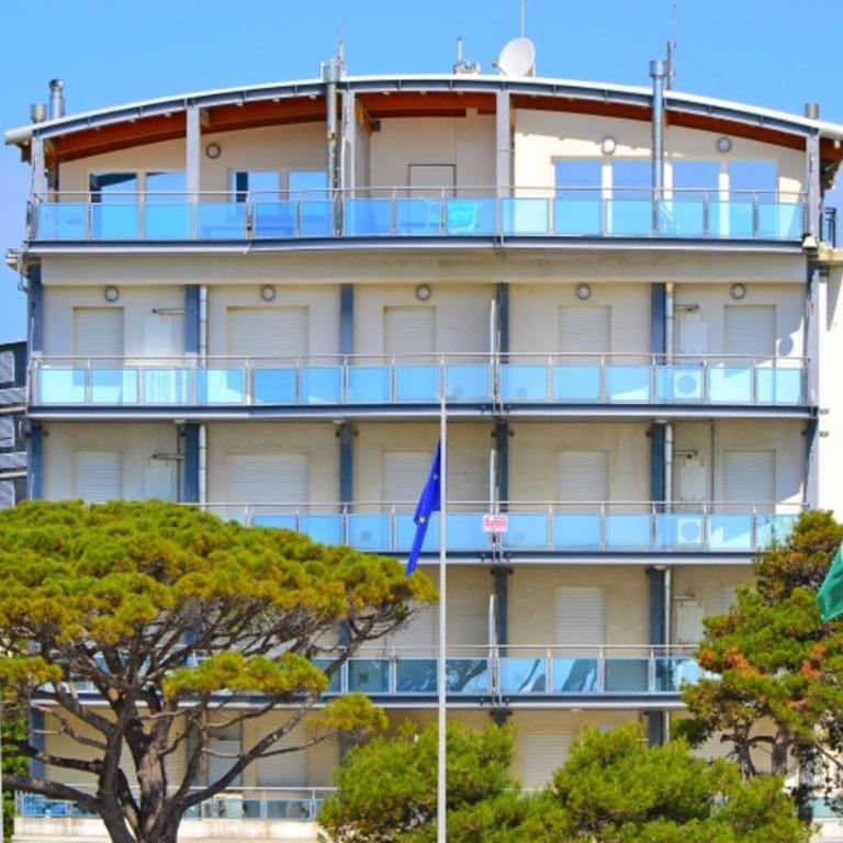 Bright flat on the beachfront - Appartamento - 2
