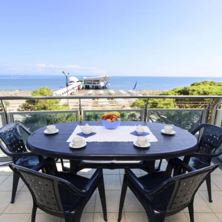 Bright flat on the beachfront - Appartamento - 28
