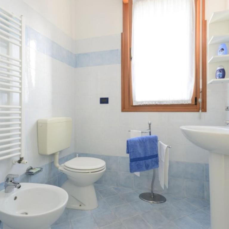 Lignano Sabbiadoro seafront stay - Apartment - 5