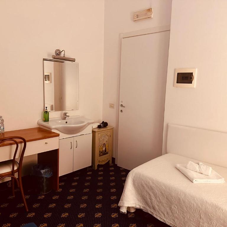 My Hotel Milano - Camera Singola Standard con Bagno in Comune - 3