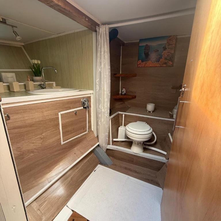 Boat & Breakfast Alicudi - Camera Tripla con Bagno Privato - 1