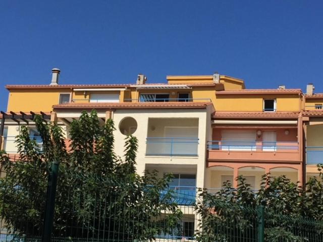 AGENCE JF IMMO - Appart 6 couchages en front de mer dans résidence avec piscine collective V0382 - Appartement 2 Chambres - 21
