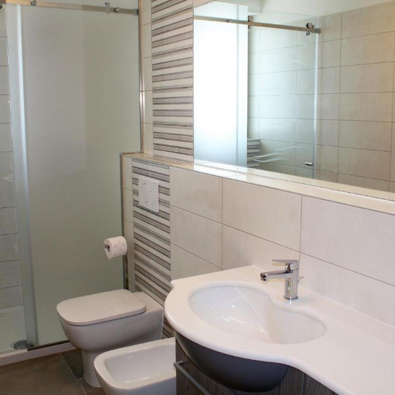 Modern flat with balcony - Appartamento - 16