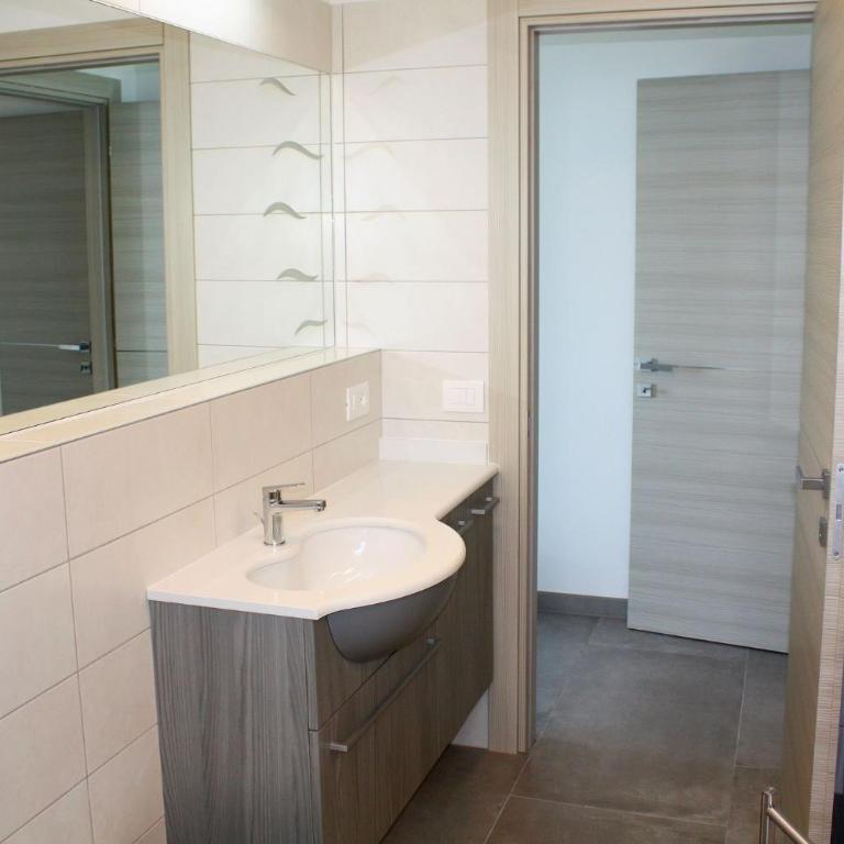Modern flat with balcony - Appartamento - 17